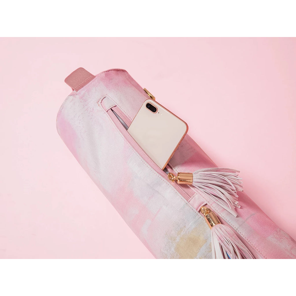 Chasing Thoughts Away – The Ultimate Yoga Carryall Bag